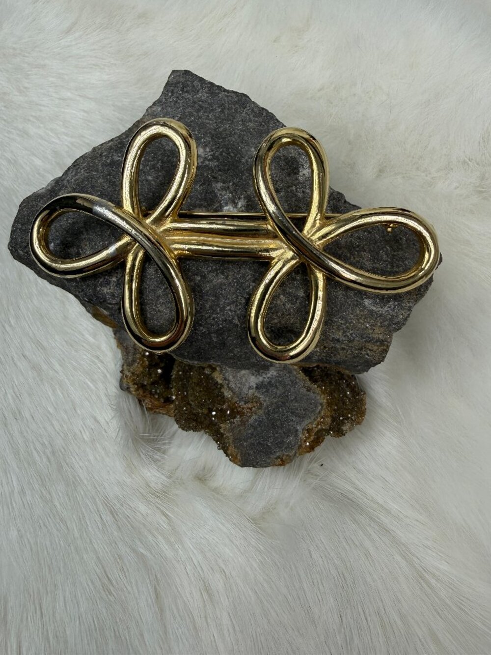 Vintage Gold Tone Knot Looped Ribbon Brooch 2" X 3.25"